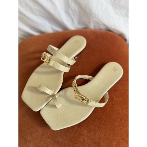 TOTÊME The Double Clasp Flat - Picture 11 of 13